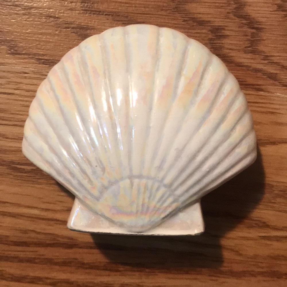 Vintage lusterware Clamshell Single Salt & Pepper Shaker